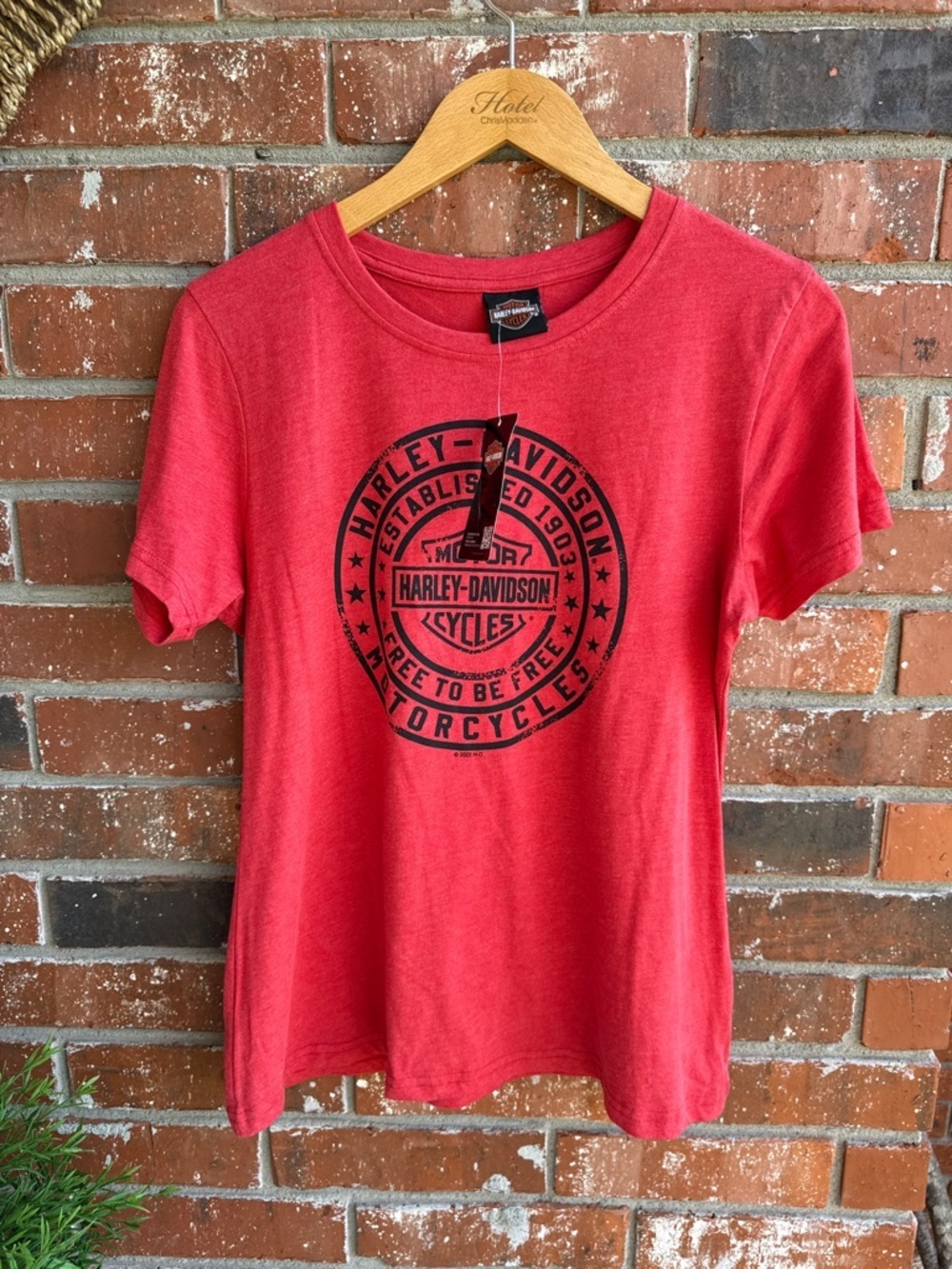 NWT Harley-Davidson Red and Black Circle Logo Tee